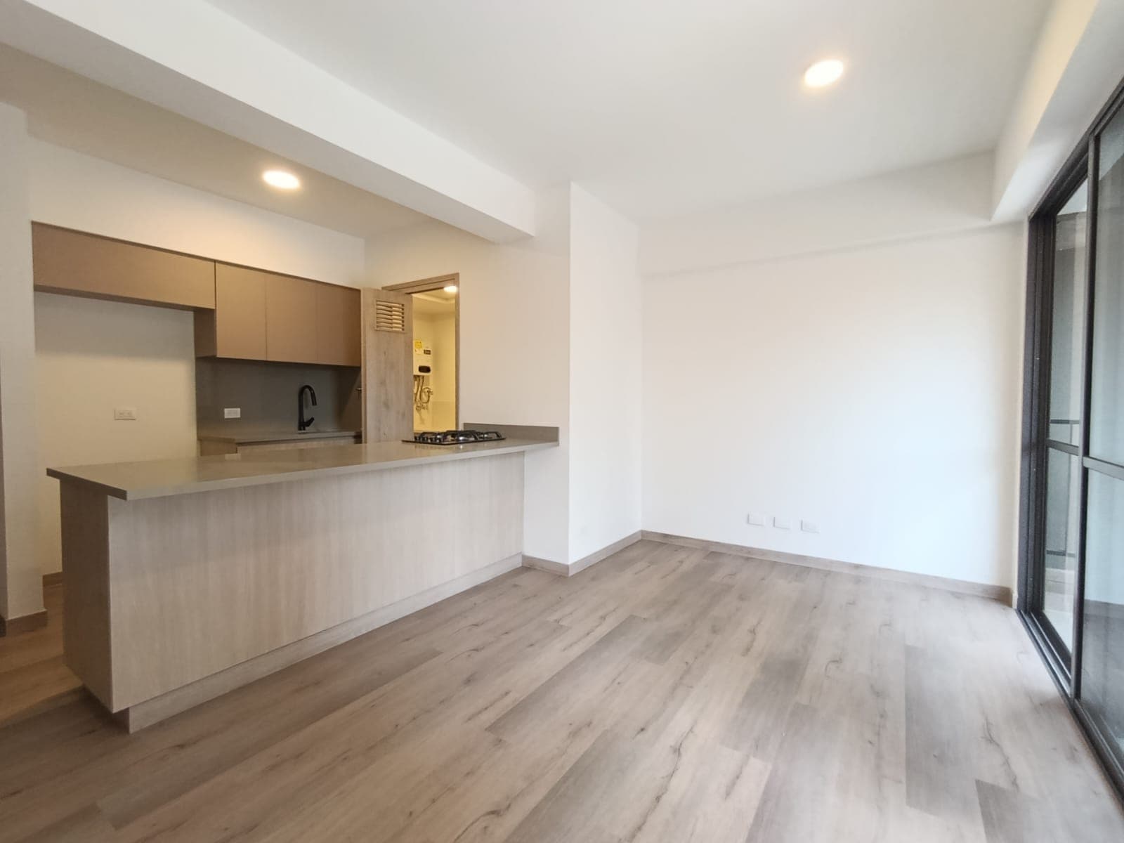 Apartamento en arriendo en Ciudad Del Rio, El Poblado, Medellín — foto 1 de 20