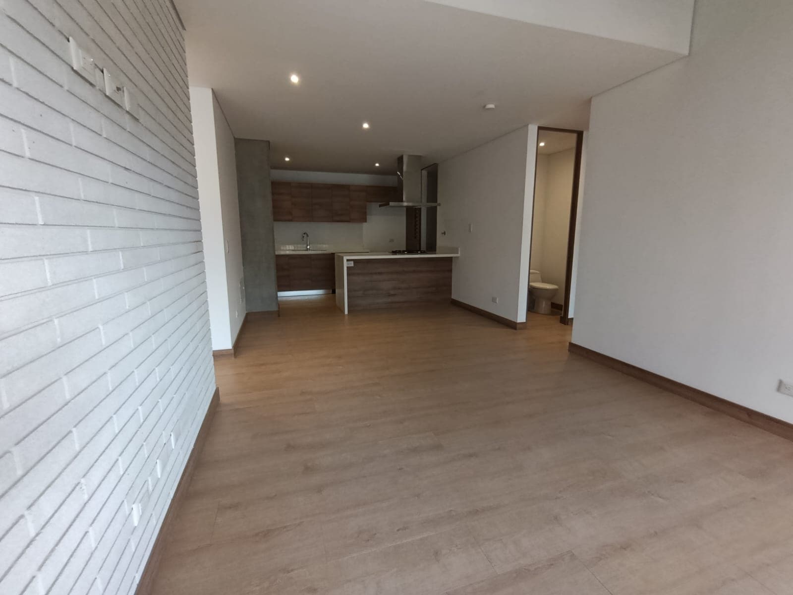 Apartamento en arriendo en Ciudad Del Rio, El Poblado, Medellín — foto 3 de 15