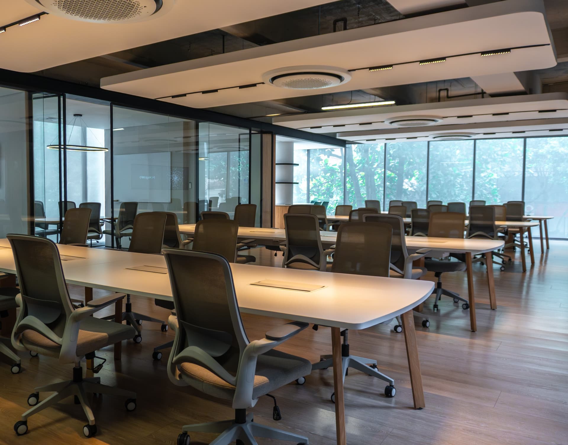 Oficina en arriendo en Estadio, Laureles, Medellín — foto 1 de 16