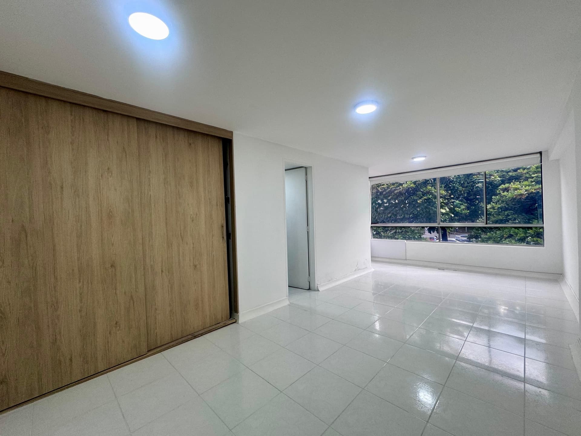 Oficina en arriendo en La Mota, Belen, Medellín — foto 1 de 8