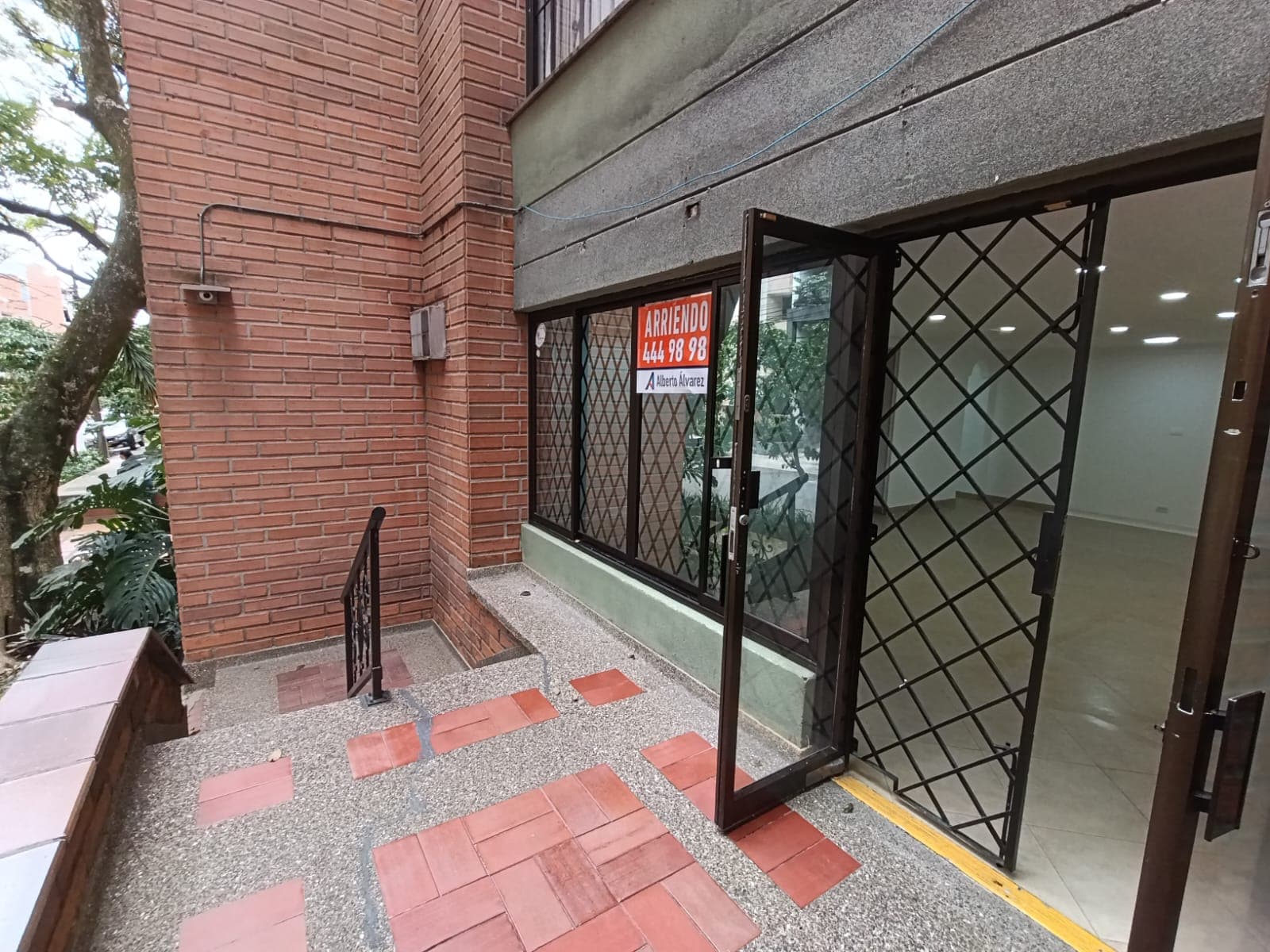 Local en arriendo en Laureles, Medellín — foto 2 de 14