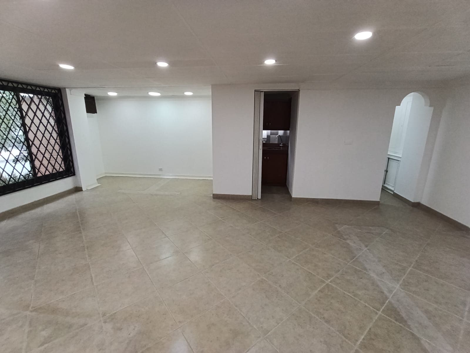 Local en arriendo en Laureles, Medellín — foto 4 de 14