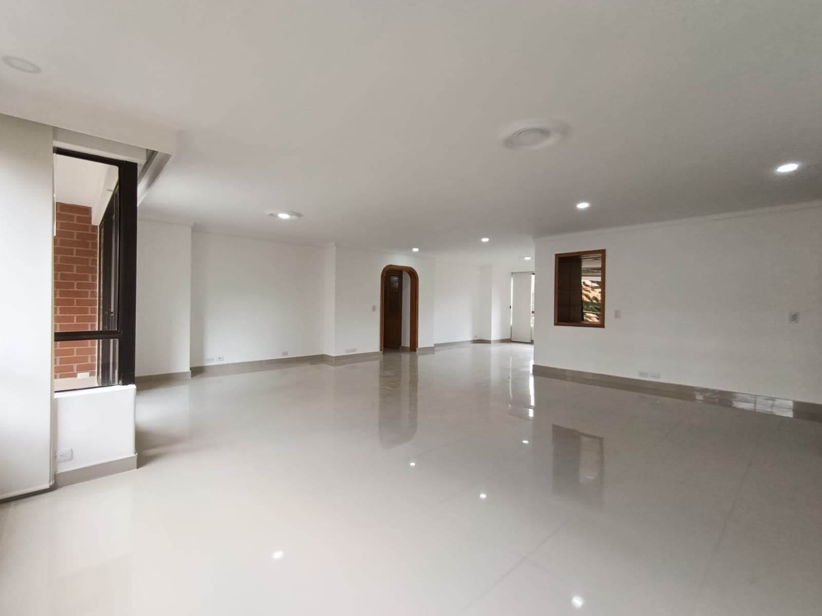 Apartamento en arriendo en Milla De Oro, El Poblado, Medellín — foto 2 de 20