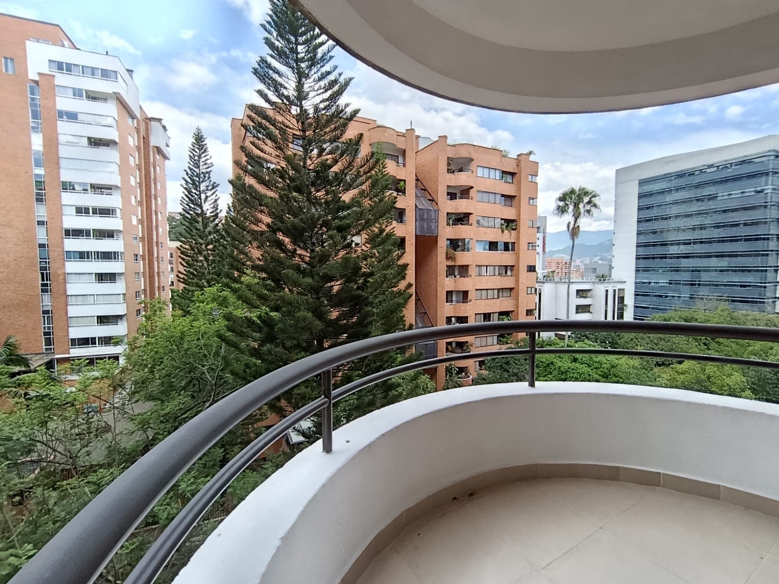 Apartamento en arriendo en Milla De Oro, El Poblado, Medellín — foto 3 de 20