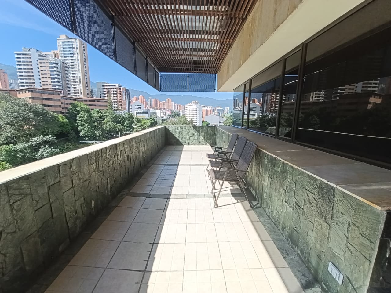 Oficina en arriendo en Castropol, El Poblado, Medellín — foto 5 de 13