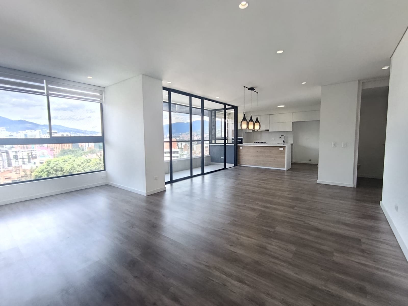 Apartamento en arriendo en Lalinde, El Poblado, Medellín — foto 1 de 20