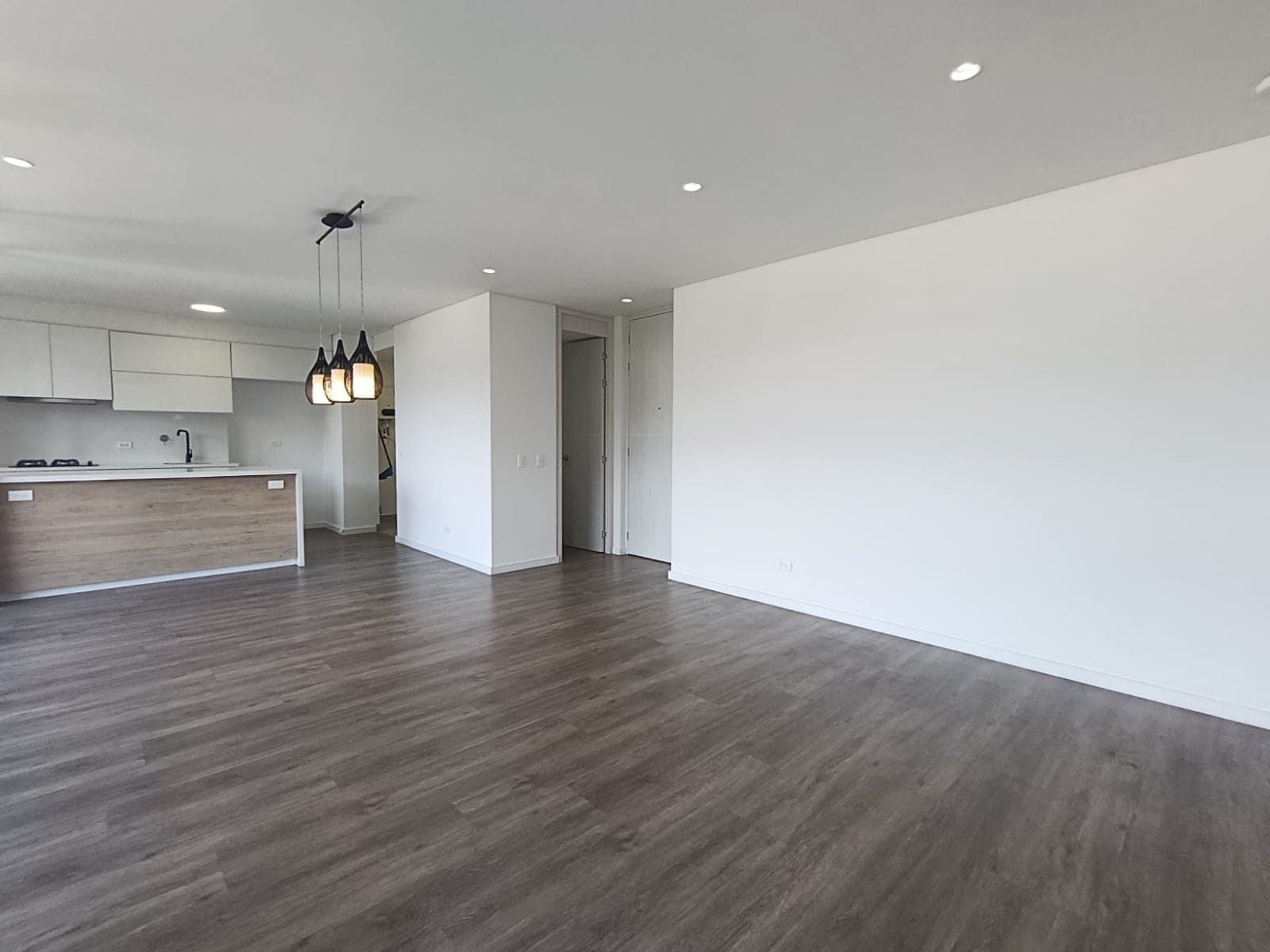 Apartamento en arriendo en Lalinde, El Poblado, Medellín — foto 2 de 20
