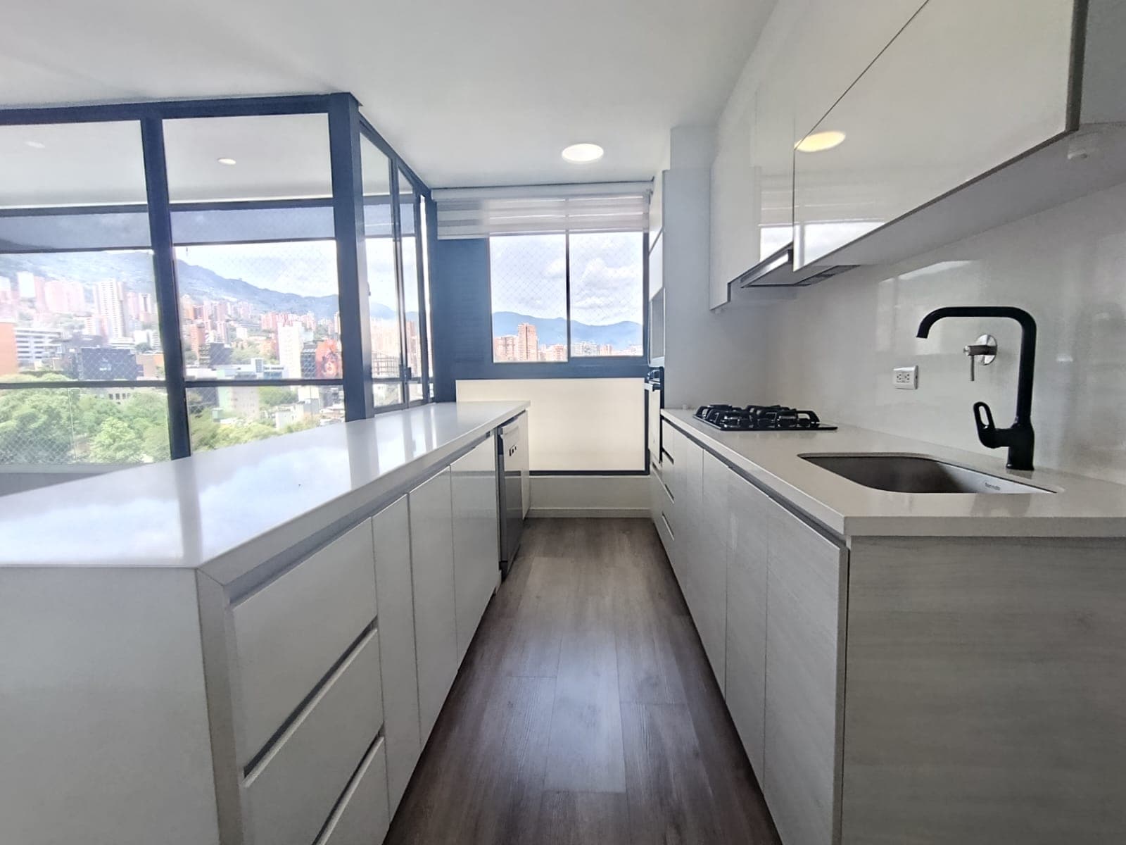 Apartamento en arriendo en Lalinde, El Poblado, Medellín — foto 4 de 20