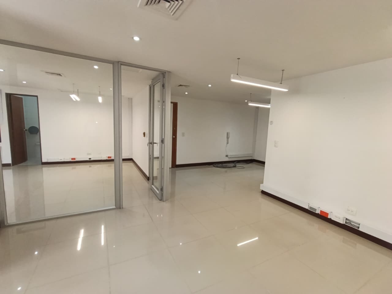 Oficina en arriendo en Milla De Oro, El Poblado, Medellín — foto 5 de 12