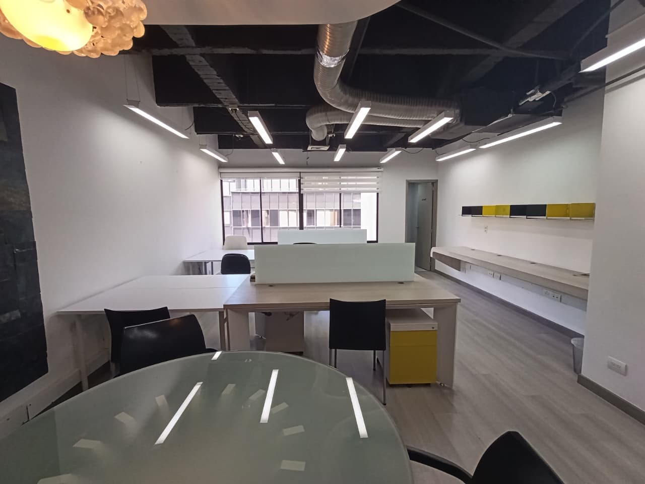 Oficina en arriendo en Milla De Oro, El Poblado, Medellín — foto 1 de 9