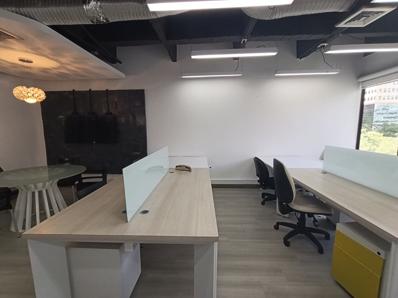 Oficina en arriendo en Milla De Oro, El Poblado, Medellín — foto 2 de 9