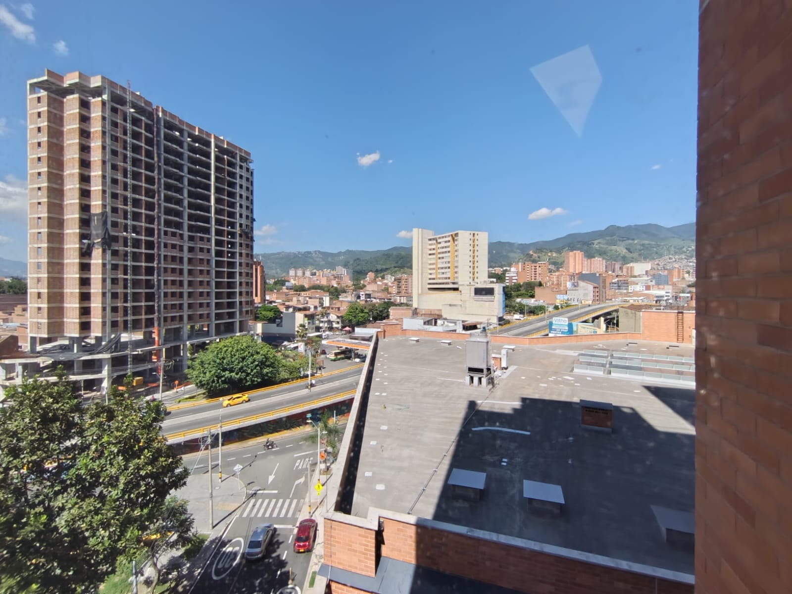 Consultorio en arriendo en El Velódromo, Laureles, Medellín — foto 3 de 11
