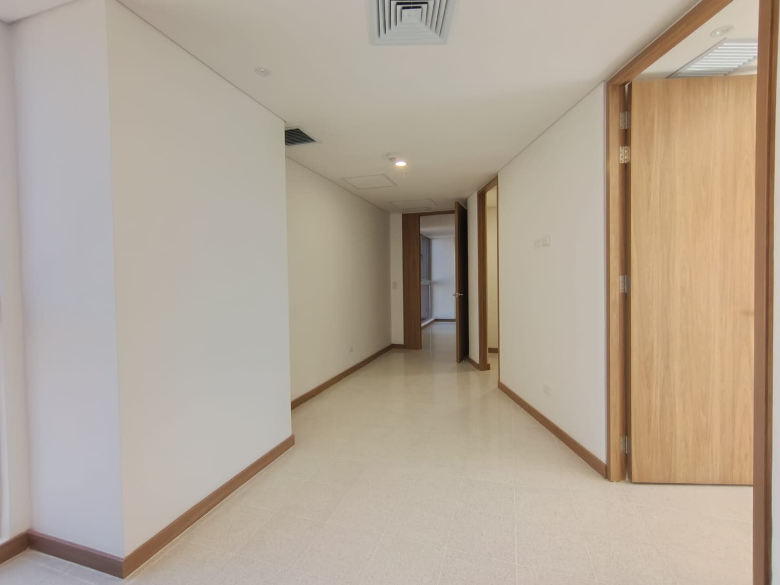 Consultorio en arriendo en El Velódromo, Laureles, Medellín — foto 4 de 11