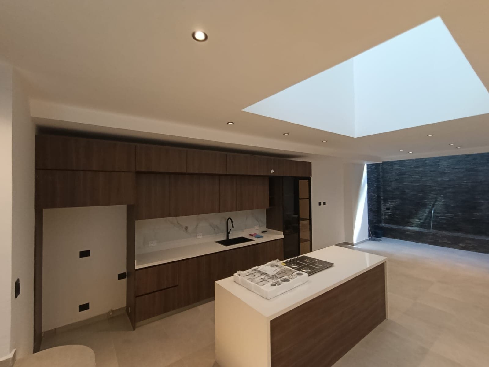 Casa Vivienda en arriendo en El Tesoro, El Poblado, Medellín — foto 3 de 16