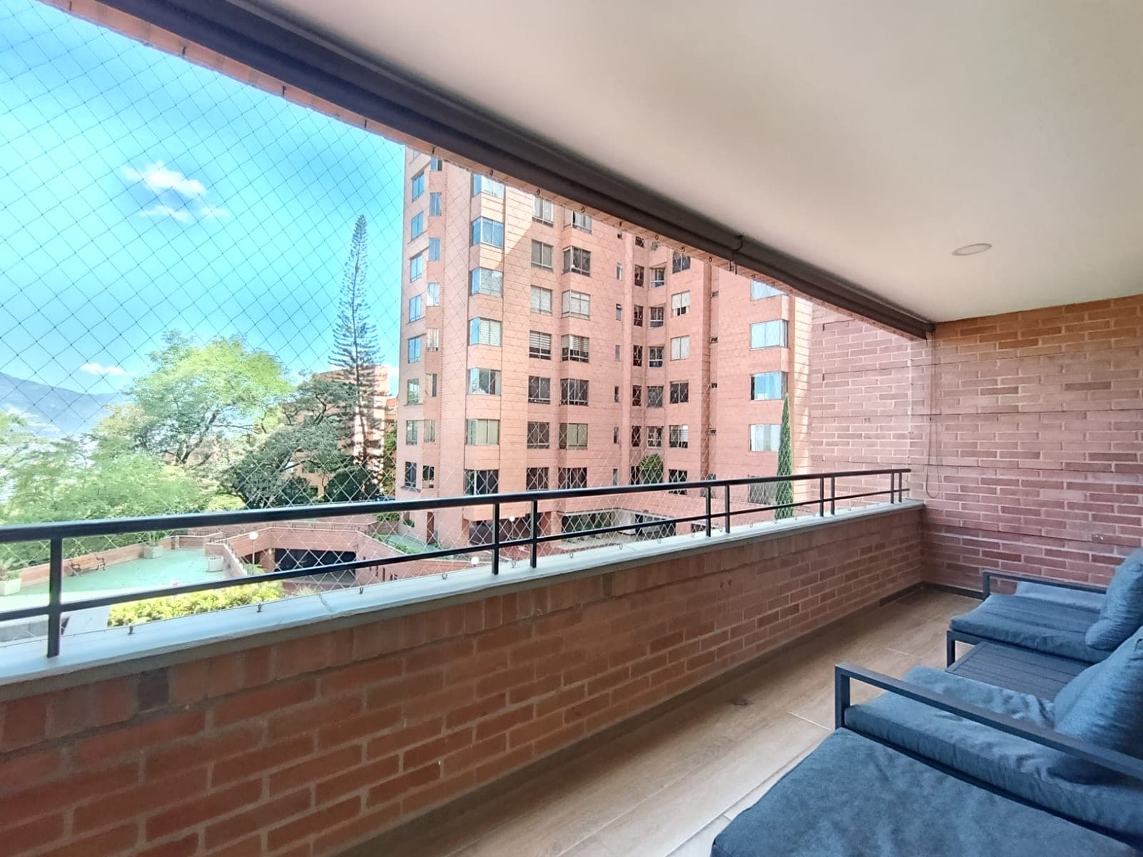 Apartamento en arriendo en El Tesoro, El Poblado, Medellín — foto 1 de 19
