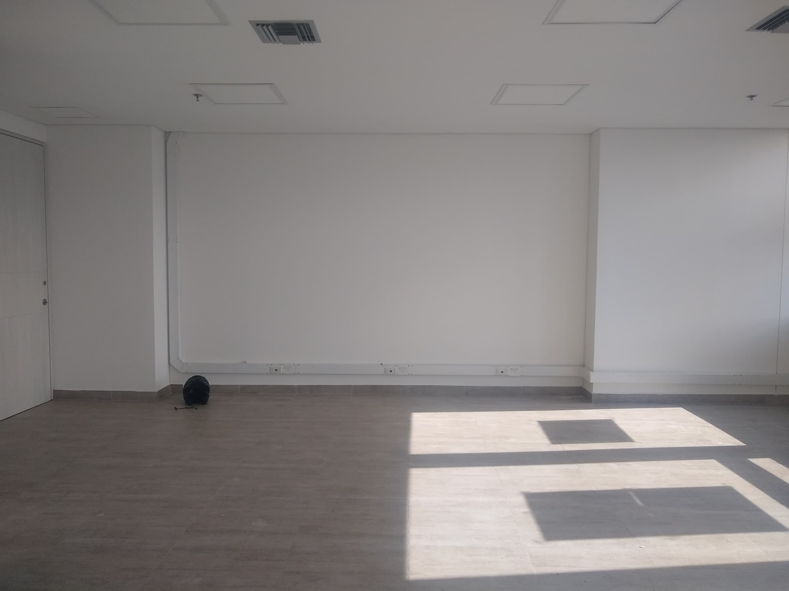 Oficina en arriendo en Aguacatala, El Poblado, Medellín — foto 4 de 13