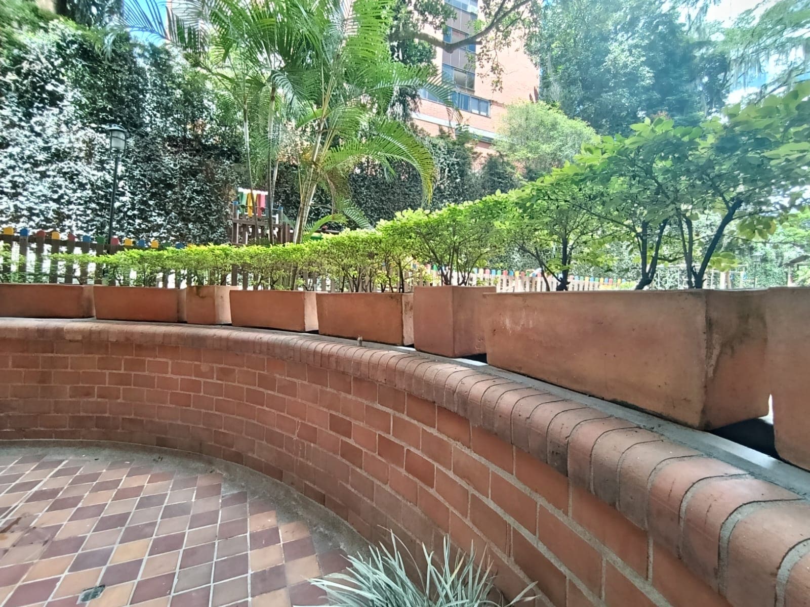 Apartamento en arriendo en Castropol, El Poblado, Medellín — foto 1 de 19