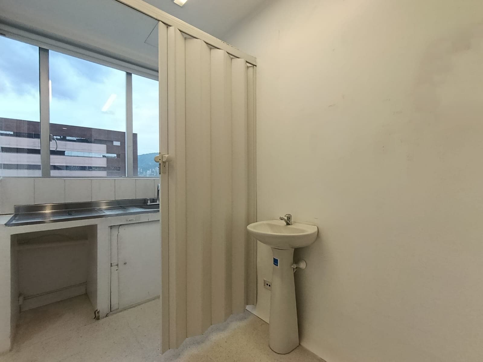 Consultorio en arriendo en Mayorca, Sabaneta — foto 1 de 11