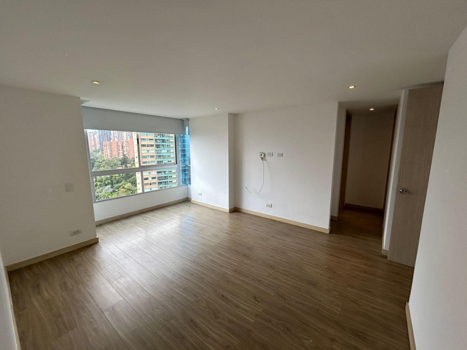 Apartamento en arriendo en El Tesoro, El Poblado, Medellín — foto 2 de 13