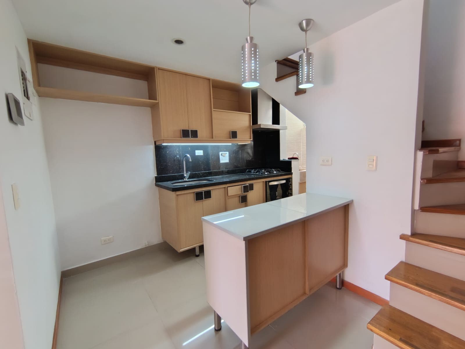Apartamento en arriendo en La Castellana, Laureles, Medellín — foto 2 de 20