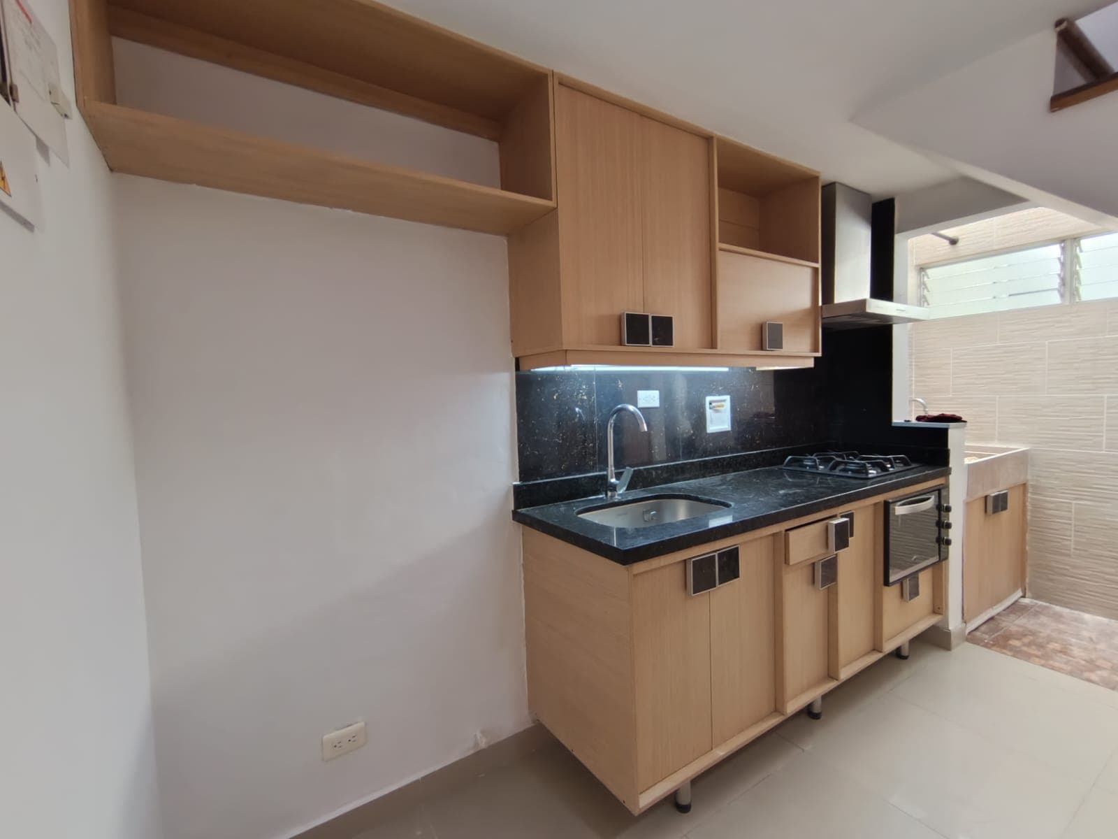 Apartamento en arriendo en La Castellana, Laureles, Medellín — foto 3 de 20
