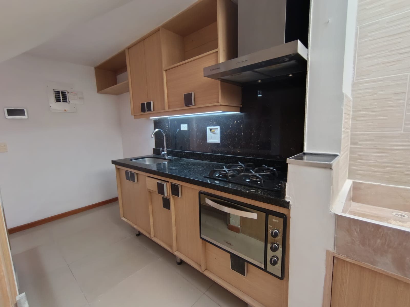 Apartamento en arriendo en La Castellana, Laureles, Medellín — foto 4 de 20