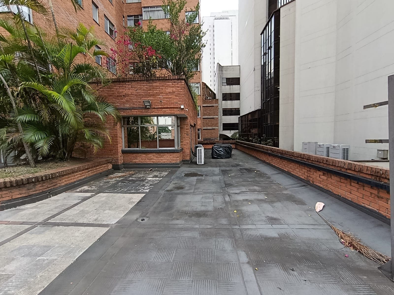 Local en arriendo en La Candelaria, Centro, Medellín — foto 2 de 19