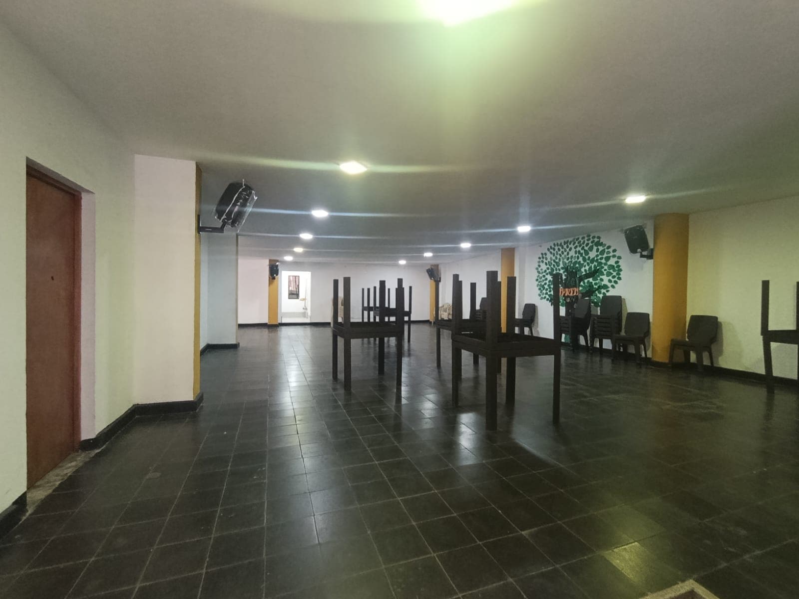 Local en arriendo en La Candelaria, Centro, Medellín — foto 2 de 17