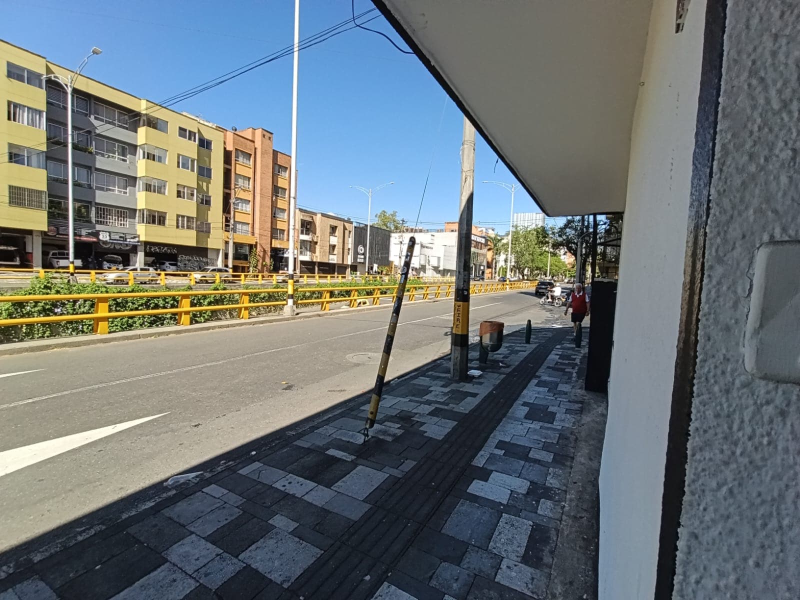 Casa Comercial en arriendo en Laureles, Medellín — foto 3 de 10