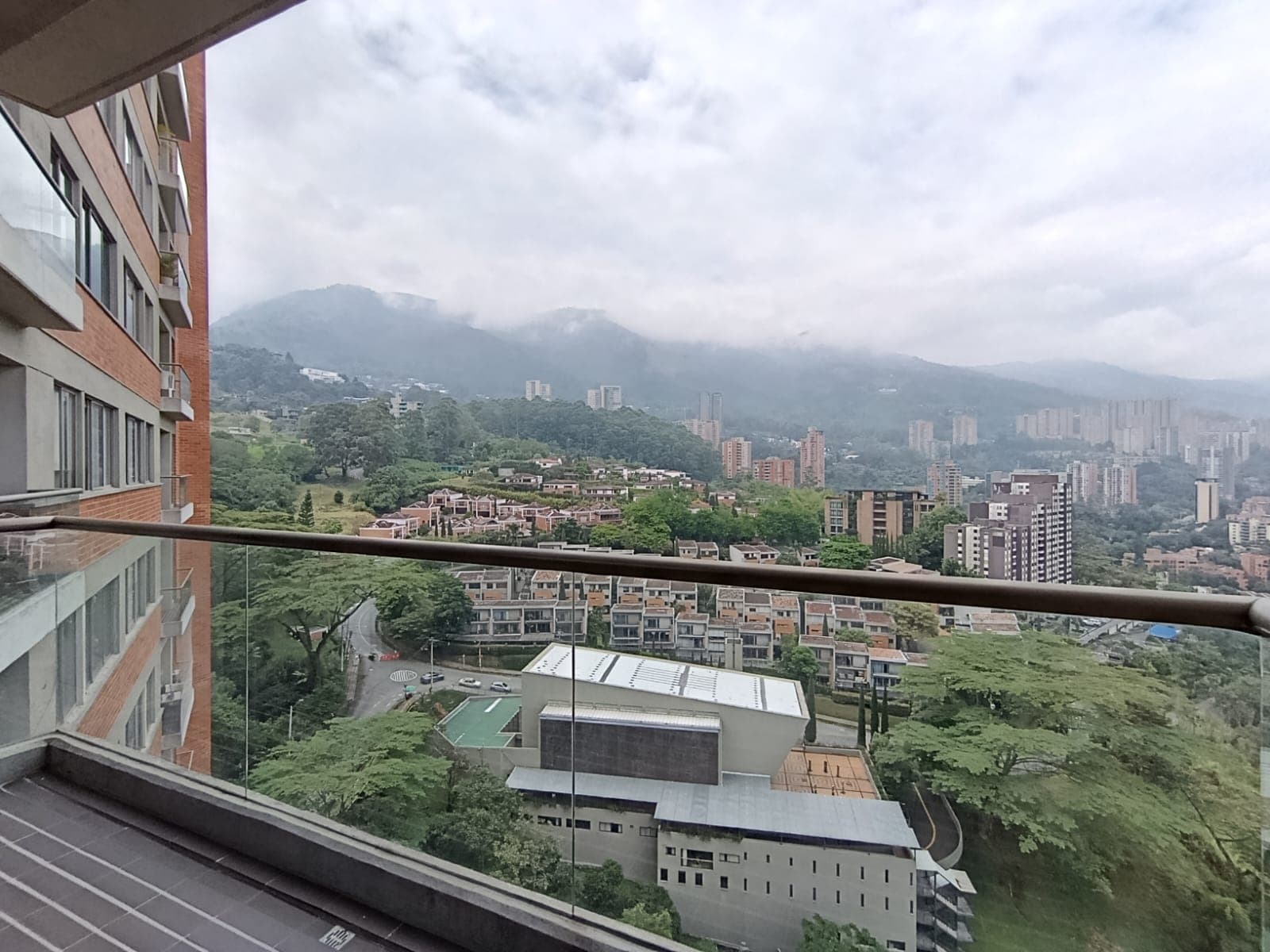 Apartamento en arriendo en Altos Del Cola Del Zorro, El Poblado, Medellín — foto 3 de 20