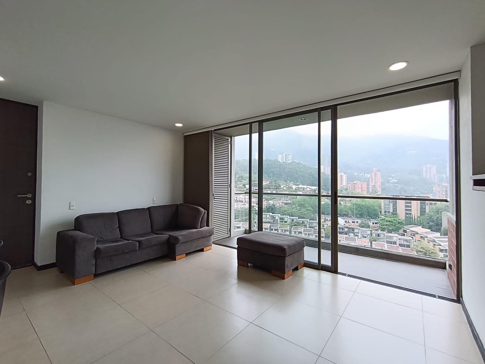 Apartamento en arriendo en Altos Del Cola Del Zorro, El Poblado, Medellín — foto 4 de 20