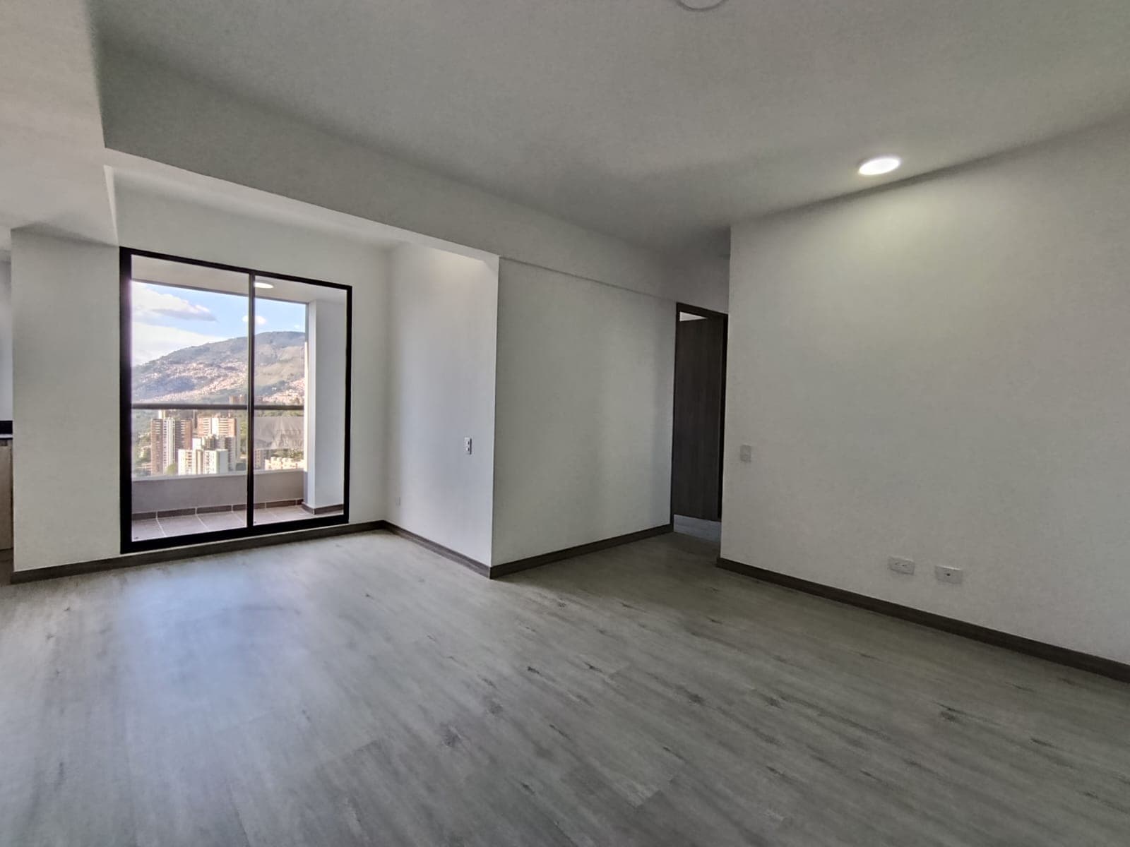 Apartamento en arriendo en Las Palmas, Centro, Medellín — foto 2 de 15