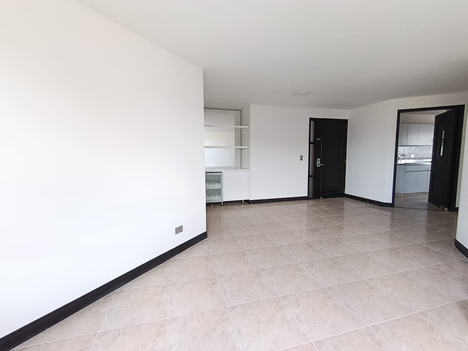 Apartamento en arriendo en Castropol, El Poblado, Medellín — foto 1 de 17
