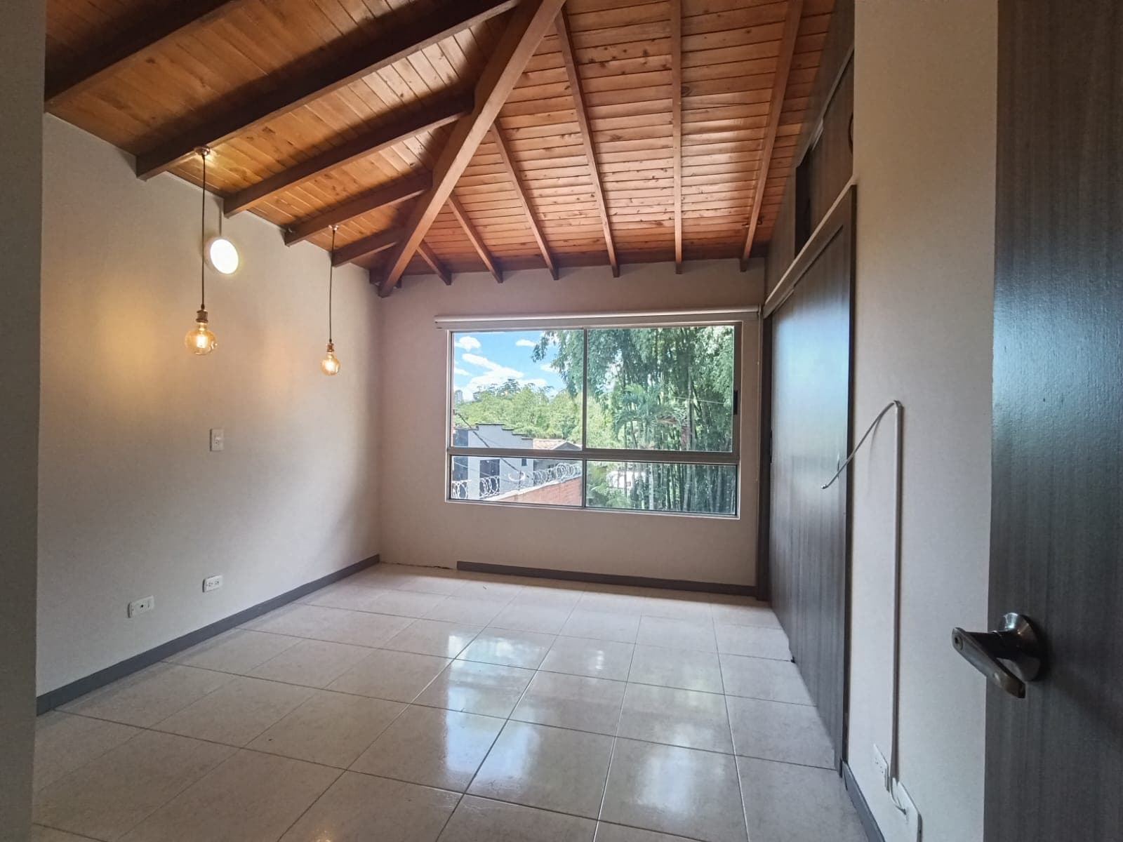 Casa Vivienda en arriendo en Loma Del Atravesado, Envigado — foto 5 de 20