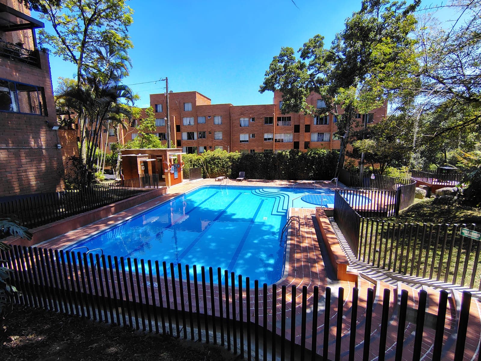 Apartamento en arriendo en Loma Del Escobero, Envigado — foto 1 de 20