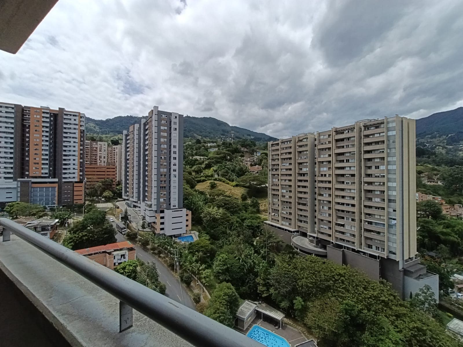 Apartamento en arriendo en El Chinguí, Envigado — foto 1 de 16