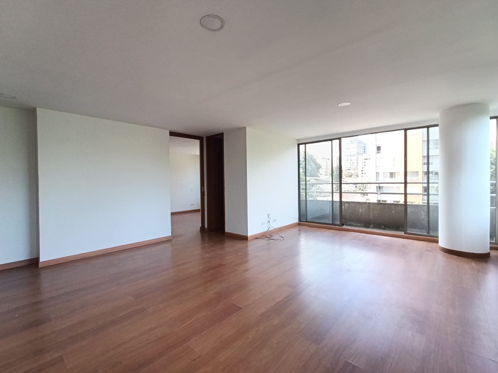 Apartamento en arriendo en Patio Bonito, El Poblado, Medellín — foto 2 de 12