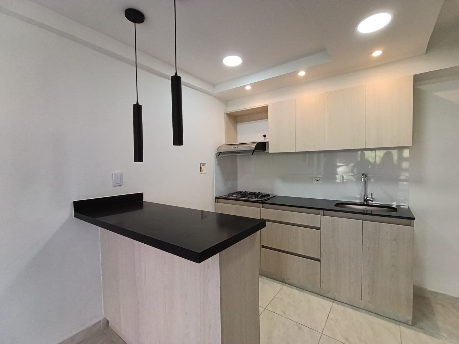 Apartamento en arriendo en Boston, Centro, Medellín — foto 1 de 20