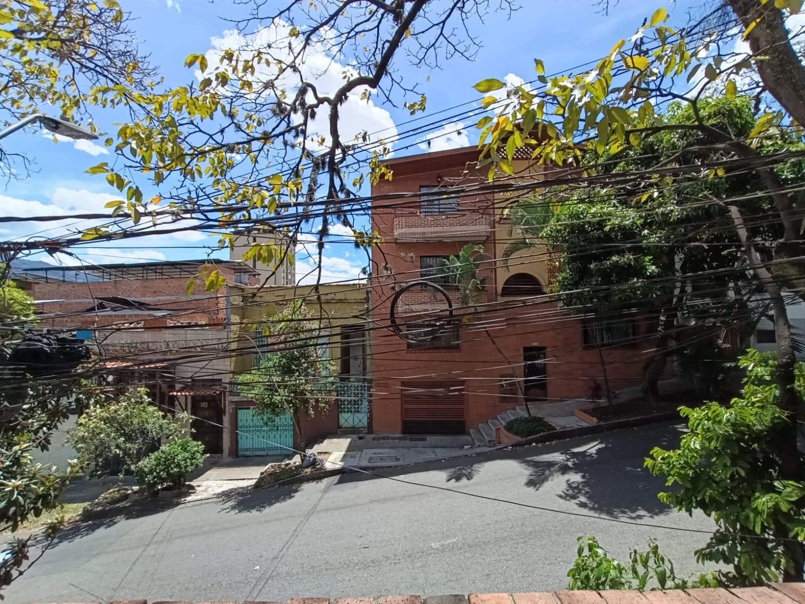 Casa Comercial en arriendo en Prado, Centro, Medellín — foto 1 de 20