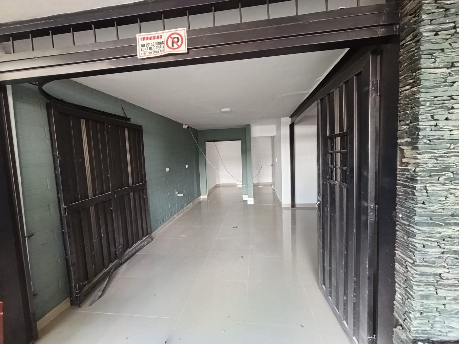 Local en arriendo en Estadio, Laureles, Medellín — foto 2 de 11