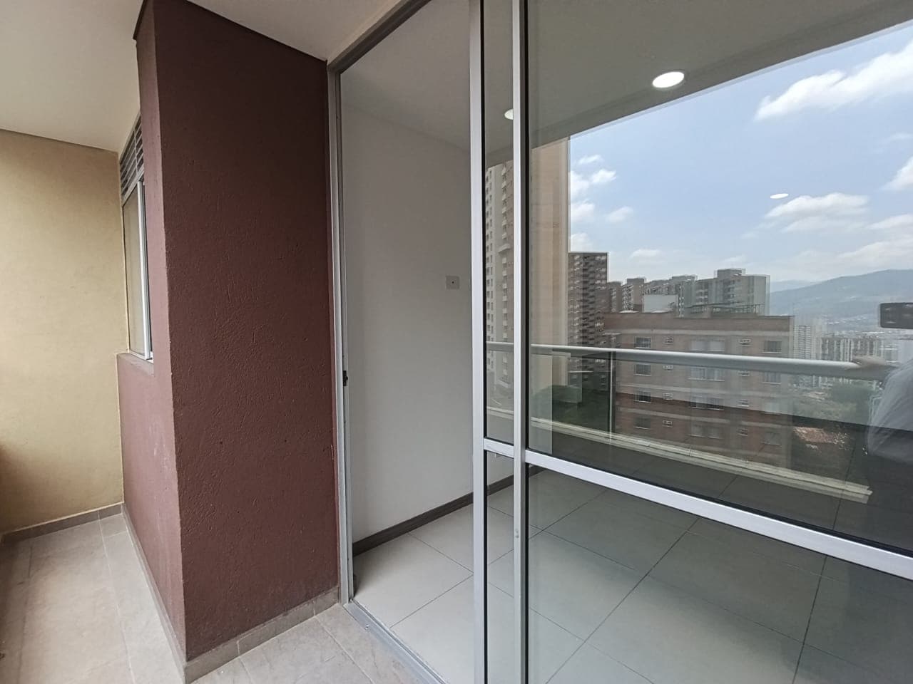 Apartamento en arriendo en La Florida, Sabaneta — foto 4 de 17