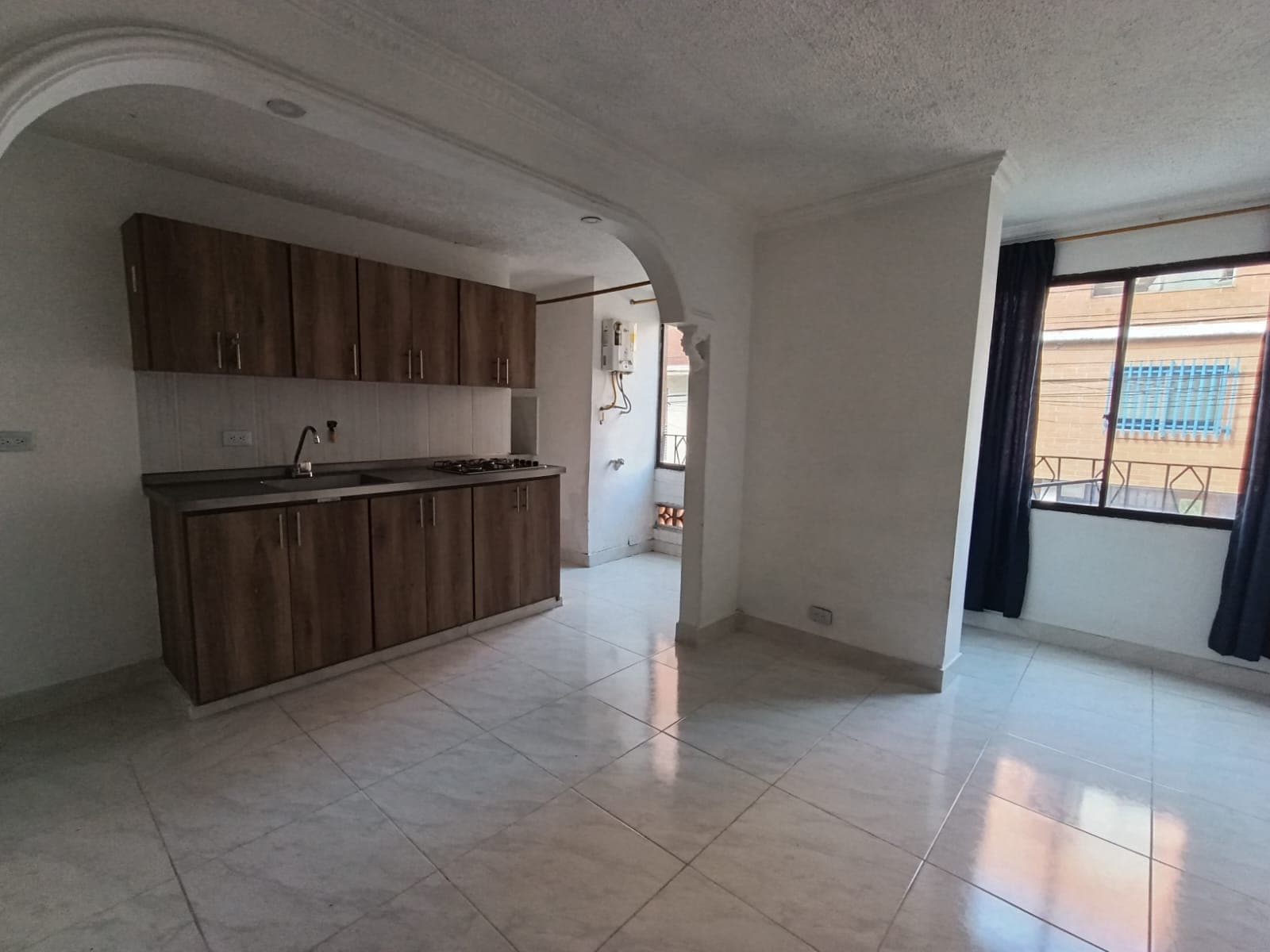 Apartaestudio en arriendo en San Joaquín, Laureles, Medellín — foto 1 de 18