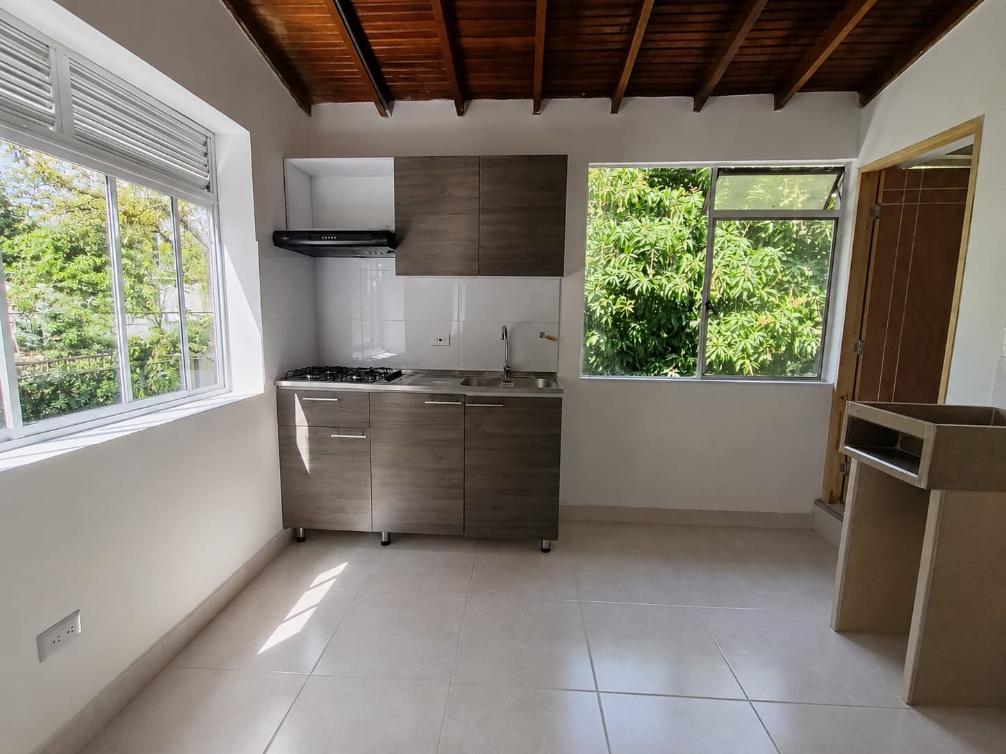 Apartaestudio en arriendo en Estadio, Laureles, Medellín — foto 1 de 9