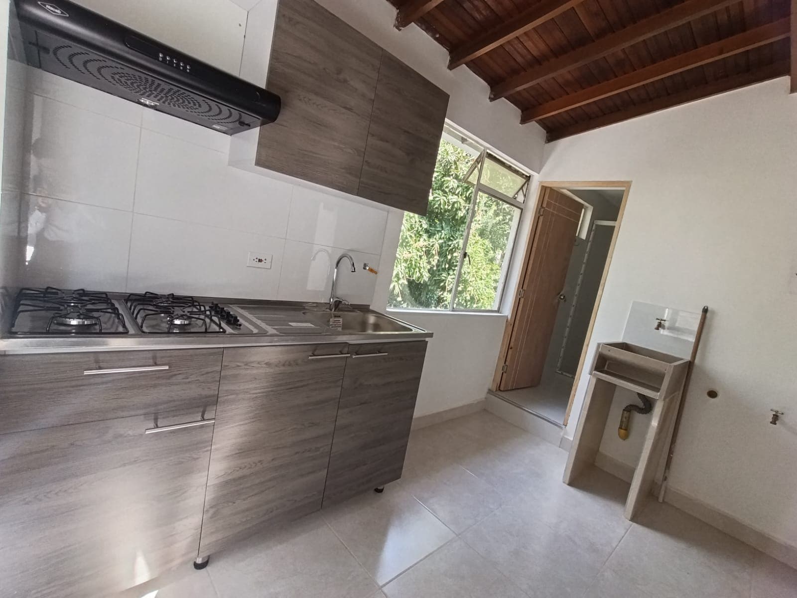 Apartaestudio en arriendo en Estadio, Laureles, Medellín — foto 2 de 9