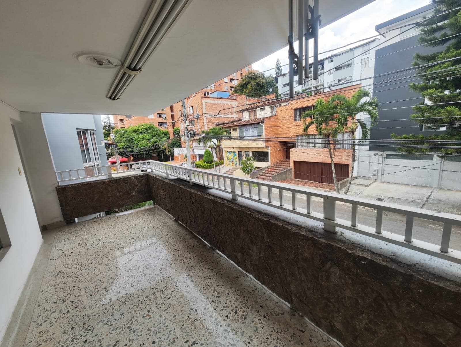 Casa Comercial en arriendo en El Nogal Los Almendros, Belen, Medellín — foto 4 de 19