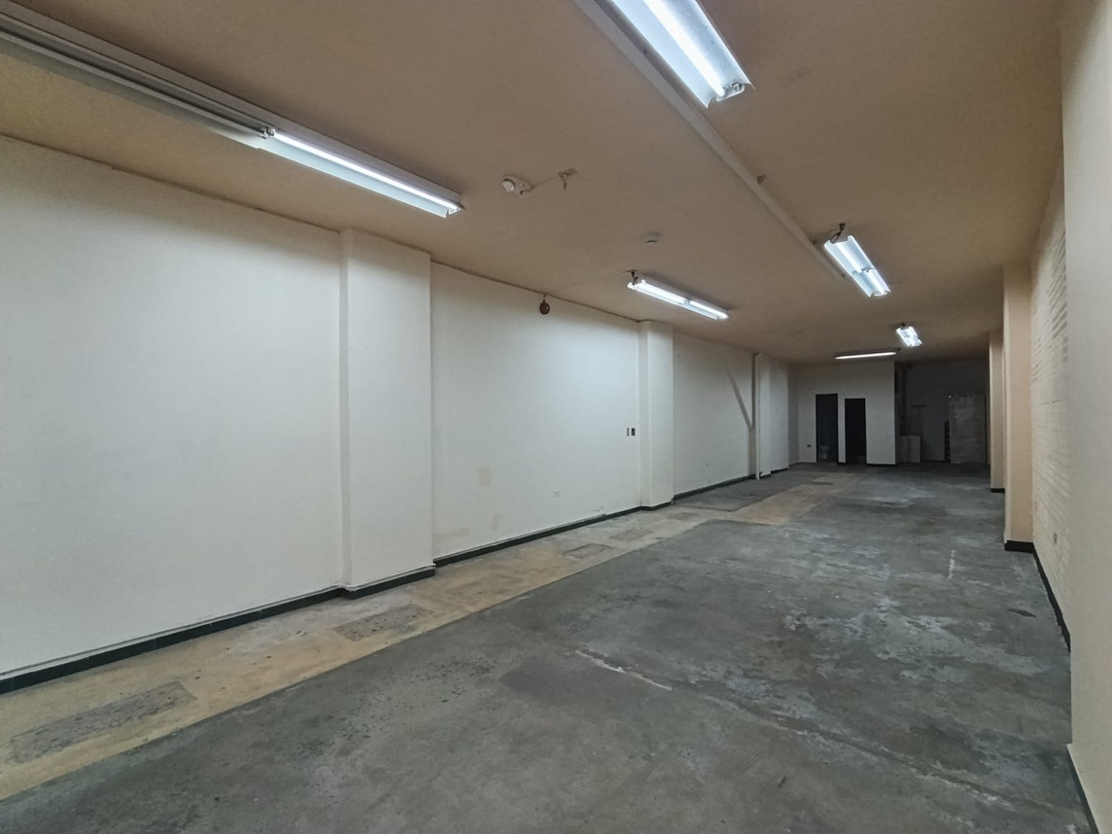 Bodega en arriendo en El Chagualo, Centro, Medellín — foto 2 de 20