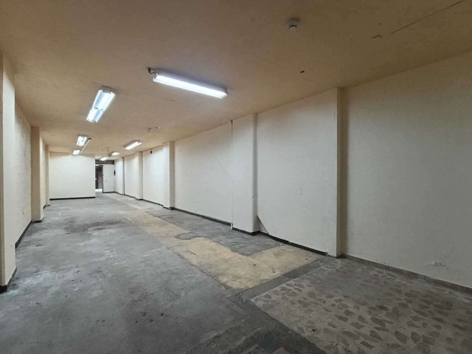 Bodega en arriendo en El Chagualo, Centro, Medellín — foto 3 de 20