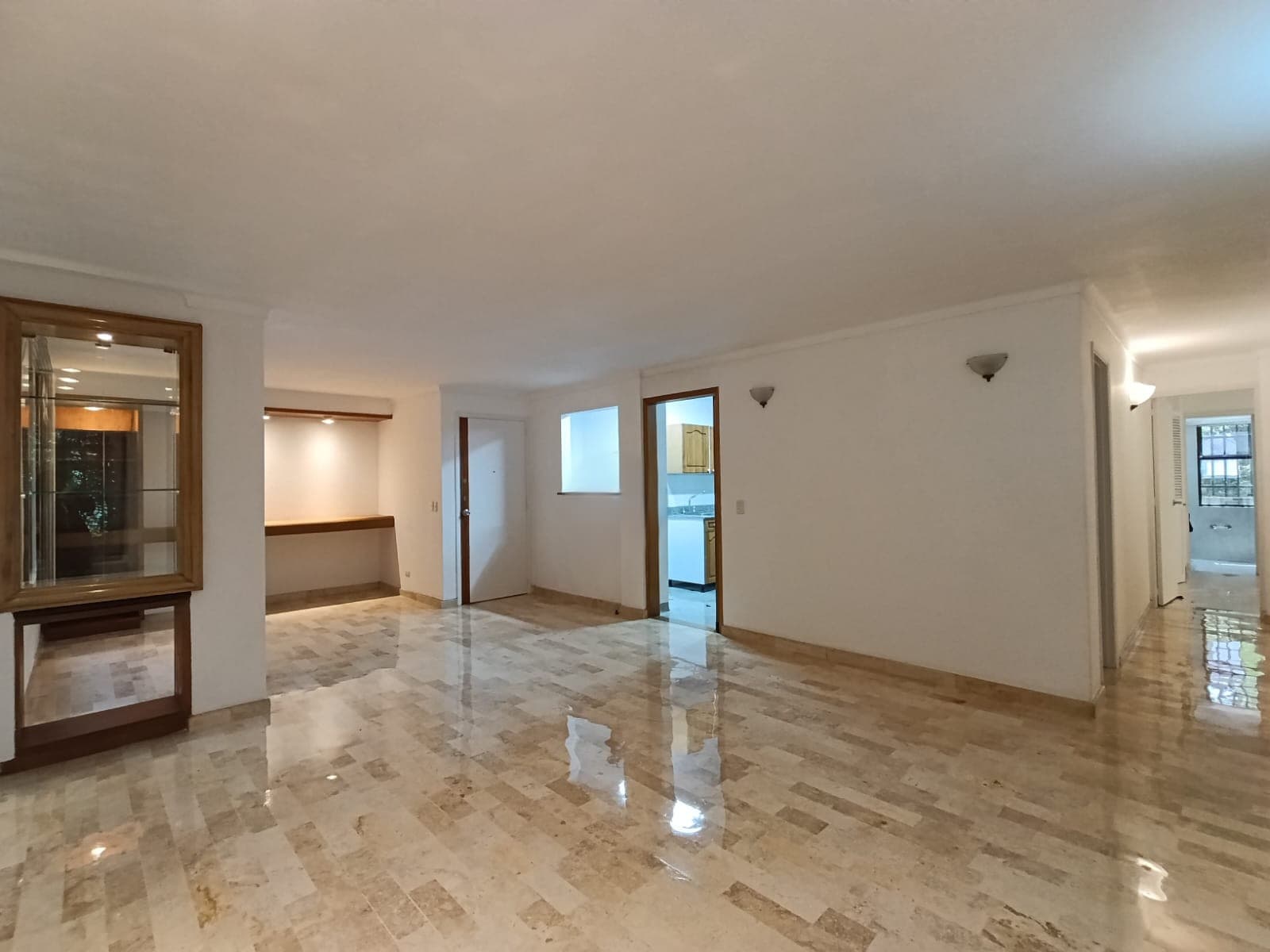 Apartamento en arriendo en Las Lomas, El Poblado, Medellín — foto 2 de 15