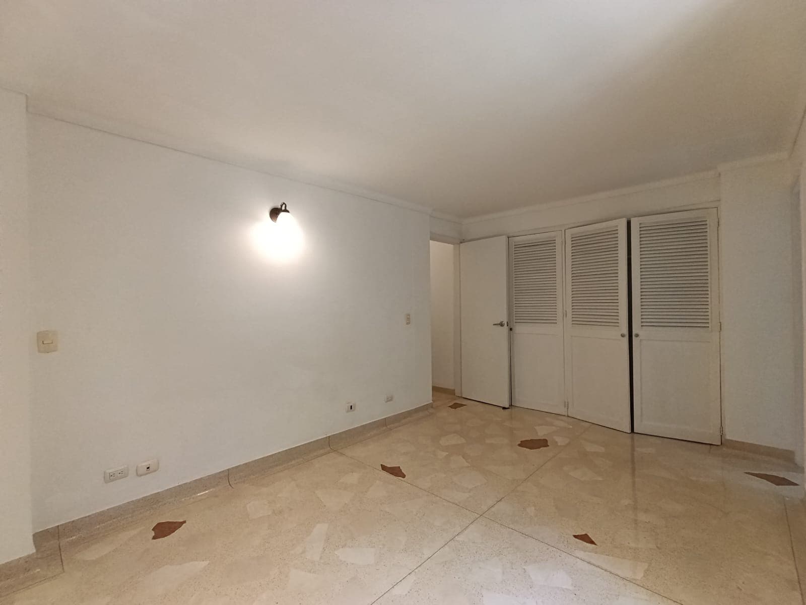 Apartamento en arriendo en Las Lomas, El Poblado, Medellín — foto 5 de 15