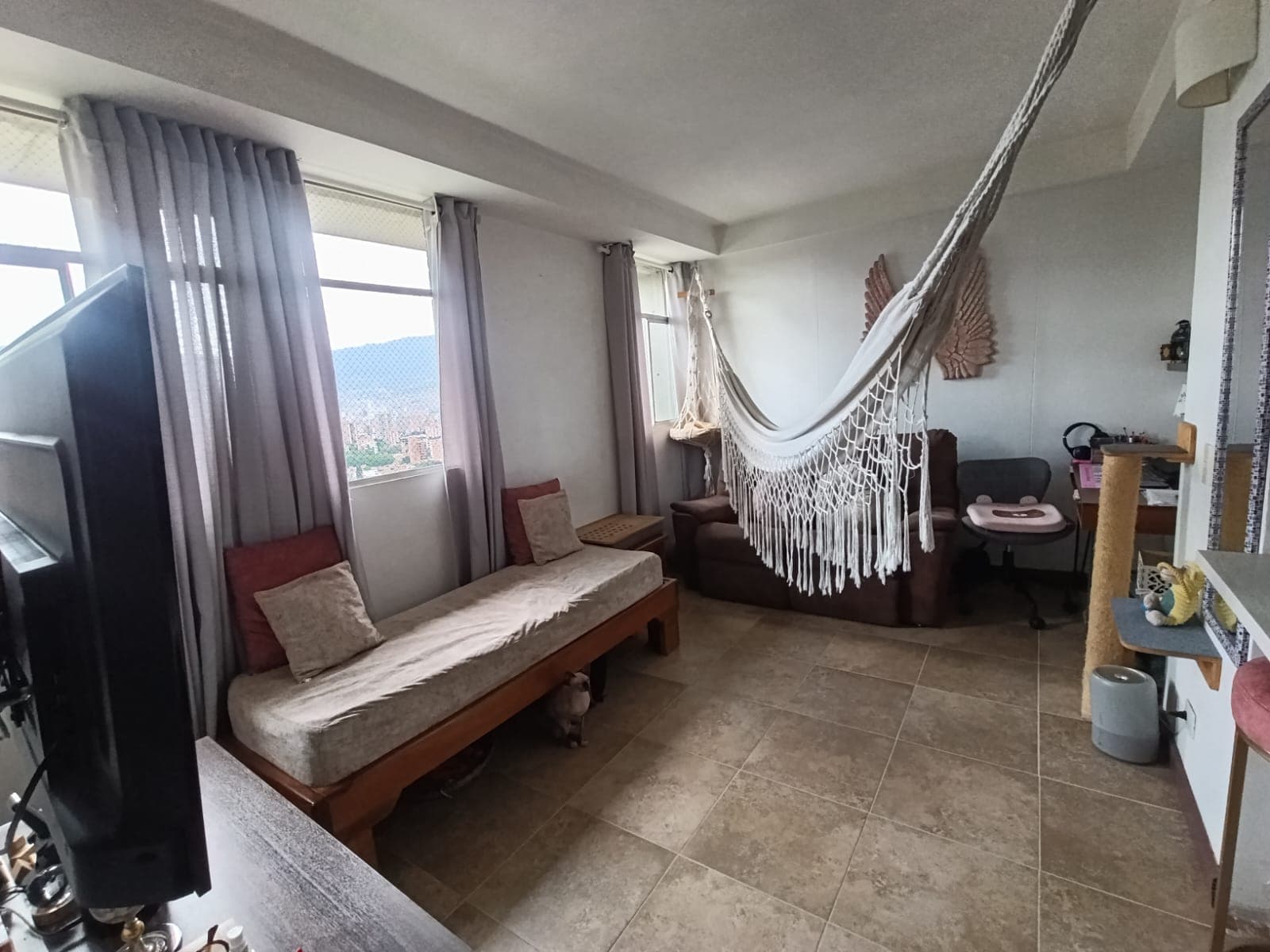 Apartaestudio en arriendo en Calasanz Parte Alta, La America, Medellín — foto 1 de 10